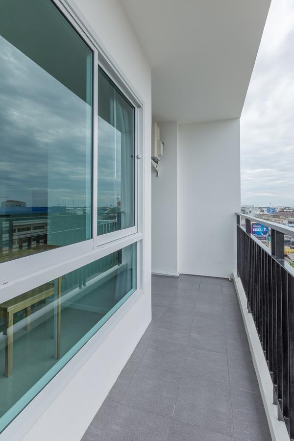Thongchen Residence Samut Sakhon Exterior photo